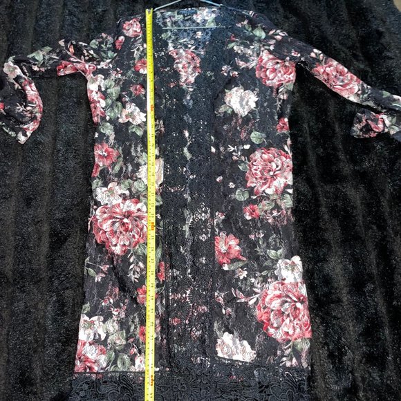 🎉 Bundle Deal: 4 for $20! 🎉 floral lace open duster M - Picture 5 of 6